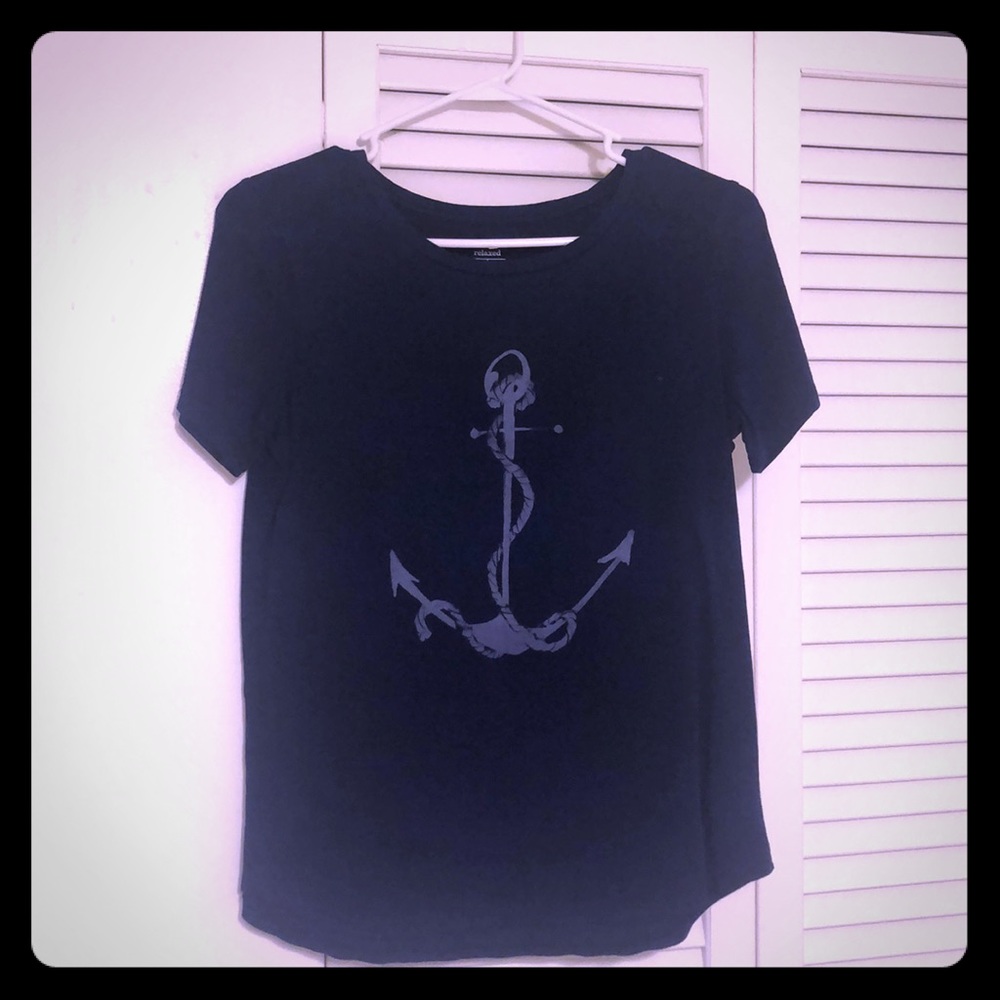 Old Navy T shirt